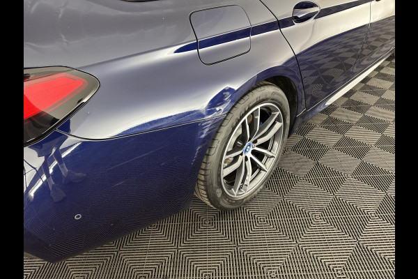 BMW 5 Serie Touring 540d xDrive High Executive Aut. *PANO | LASER-LIGHT | HEAD-UP | LUXURY-LEATHER | BLIND-SPOT | MEMORY-PACK | HARMAN/KARDON | TOP-VIEW | DIGI-COCKPIT | HEATED-COMFORTSEATS | KEYLESS | NAVI-FULLMAP | 18''ALU |
