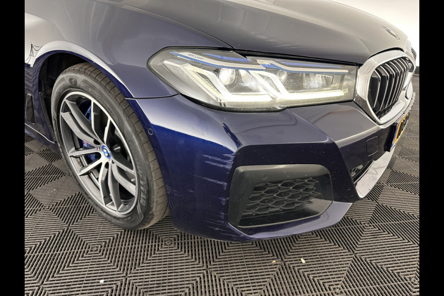 BMW 5 Serie Touring 540d xDrive High Executive Aut. *PANO | LASER-LIGHT | HEAD-UP | LUXURY-LEATHER | BLIND-SPOT | MEMORY-PACK | HARMAN/KARDON | TOP-VIEW | DIGI-COCKPIT | HEATED-COMFORTSEATS | KEYLESS | NAVI-FULLMAP | 18''ALU |
