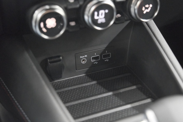 Renault Captur Mild Hybrid 140 EDC R.S. Line | Camera | Navigatie | Stoelverwarming