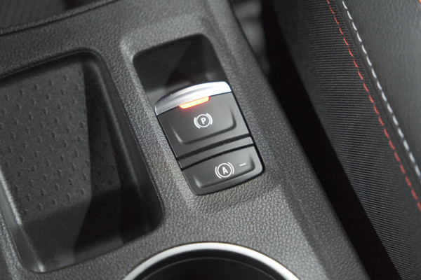 Renault Captur Mild Hybrid 140 EDC R.S. Line | Camera | Navigatie | Stoelverwarming