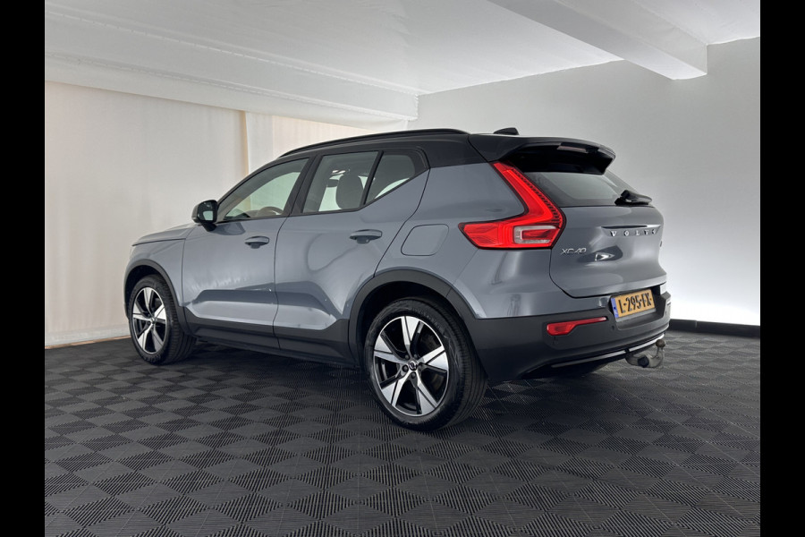 Volvo XC40 Recharge P8 AWD R-Design [ 3-Fase ] (INCL-BTW) *LEATHER-ALCANTARA | DIGI-COCKPIT | FULL-LED | PREMIUM-AUDIO | TOP-VIEW | CARPLAY | NAVI-FULLMAP | ECC | PDC | KEYLESS | HEATED-SPORTSEATS | BLIS | PRIVACY-GLASS | TOWBAR | 19''ALU