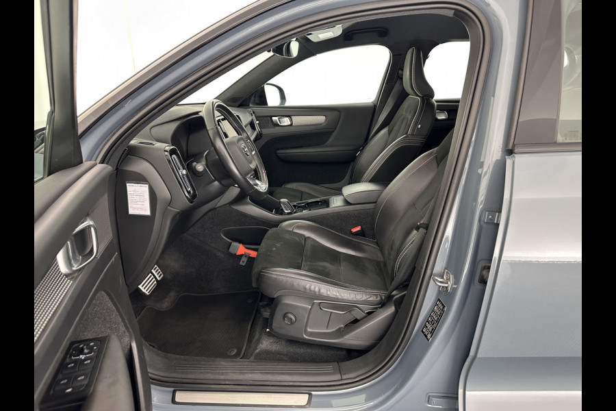 Volvo XC40 Recharge P8 AWD R-Design [ 3-Fase ] (INCL-BTW) *LEATHER-ALCANTARA | DIGI-COCKPIT | FULL-LED | PREMIUM-AUDIO | TOP-VIEW | CARPLAY | NAVI-FULLMAP | ECC | PDC | KEYLESS | HEATED-SPORTSEATS | BLIS | PRIVACY-GLASS | TOWBAR | 19''ALU
