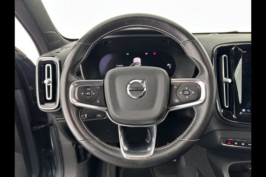 Volvo XC40 Recharge P8 AWD R-Design [ 3-Fase ] (INCL-BTW) *LEATHER-ALCANTARA | DIGI-COCKPIT | FULL-LED | PREMIUM-AUDIO | TOP-VIEW | CARPLAY | NAVI-FULLMAP | ECC | PDC | KEYLESS | HEATED-SPORTSEATS | BLIS | PRIVACY-GLASS | TOWBAR | 19''ALU