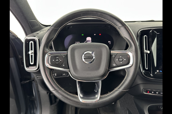 Volvo XC40 Recharge P8 AWD R-Design [ 3-Fase ] (INCL-BTW) *LEATHER-ALCANTARA | DIGI-COCKPIT | FULL-LED | PREMIUM-AUDIO | TOP-VIEW | CARPLAY | NAVI-FULLMAP | ECC | PDC | KEYLESS | HEATED-SPORTSEATS | BLIS | PRIVACY-GLASS | TOWBAR | 19''ALU