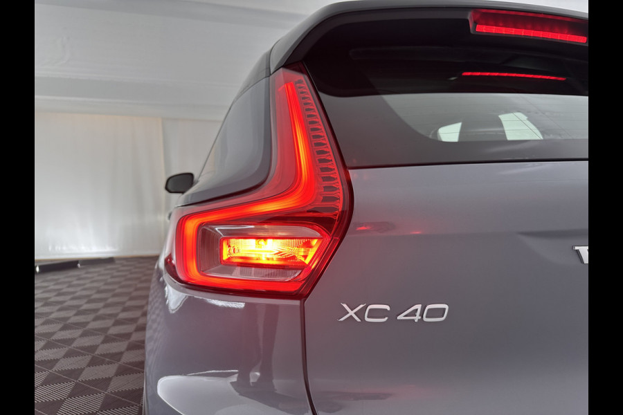 Volvo XC40 Recharge P8 AWD R-Design [ 3-Fase ] (INCL-BTW) *LEATHER-ALCANTARA | DIGI-COCKPIT | FULL-LED | PREMIUM-AUDIO | TOP-VIEW | CARPLAY | NAVI-FULLMAP | ECC | PDC | KEYLESS | HEATED-SPORTSEATS | BLIS | PRIVACY-GLASS | TOWBAR | 19''ALU