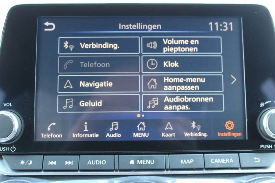 Nissan Juke 1.0-117pk DIG-T Tekna. Keurig nette, erg luxe en goed onderhouden Nissan Juke, van 1e eig. Autm. airco, LM wielen, metallic lak two tone, stoelverwarming, lane- en side assist, 360gr. camera, trekhaak, LM wielen, navigatie, telefoonvoorb., cruise cntrl etc