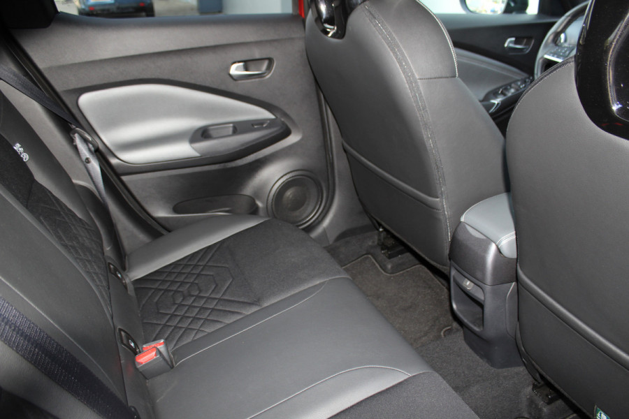 Nissan Juke 1.0-117pk DIG-T Tekna. Keurig nette, erg luxe en goed onderhouden Nissan Juke, van 1e eig. Autm. airco, LM wielen, metallic lak two tone, stoelverwarming, lane- en side assist, 360gr. camera, trekhaak, LM wielen, navigatie, telefoonvoorb., cruise cntrl etc