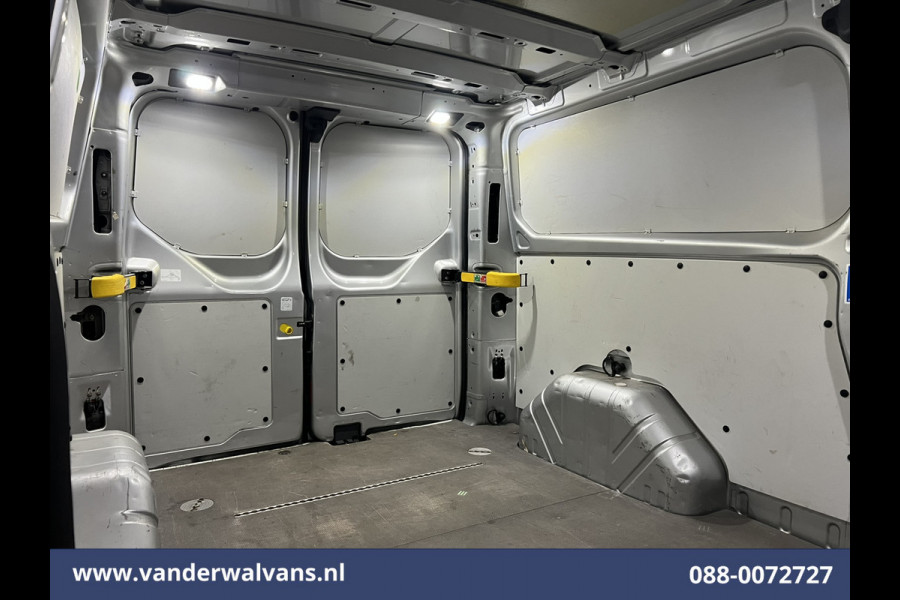 Ford Transit Custom 2.0 TDCI L2H1 Euro6 Airco | Camera | Navigatie | Apple Carplay | LED | Cruisecontrol Verwarmde voorruit, Parkeersensoren, Bijrijdersbank, 2800kg trekvermogen