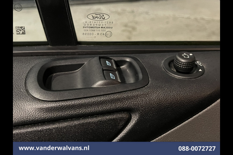Ford Transit Custom 2.0 TDCI L2H1 Euro6 Airco | Camera | Navigatie | Apple Carplay | LED | Cruisecontrol Verwarmde voorruit, Parkeersensoren, Bijrijdersbank, 2800kg trekvermogen