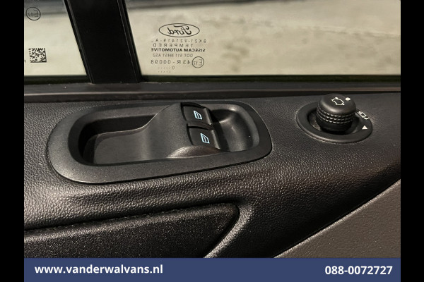 Ford Transit Custom 2.0 TDCI L2H1 Euro6 Airco | Camera | Navigatie | Apple Carplay | LED | Cruisecontrol Verwarmde voorruit, Parkeersensoren, Bijrijdersbank, 2800kg trekvermogen