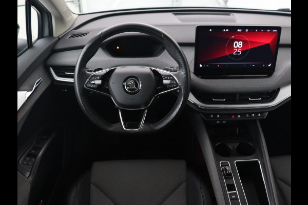 Škoda ENYAQ iV 60 | Panoramadak | Stoel & achterbankverwarming | Carplay | Sportstuur | Keyless | Full LED | Navigatie | Cruise control | 21'' lichtmetalen velgen