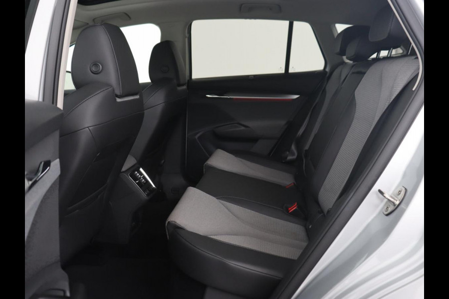 Škoda ENYAQ iV 60 | Panoramadak | Stoel & achterbankverwarming | Carplay | Sportstuur | Keyless | Full LED | Navigatie | Cruise control | 21'' lichtmetalen velgen