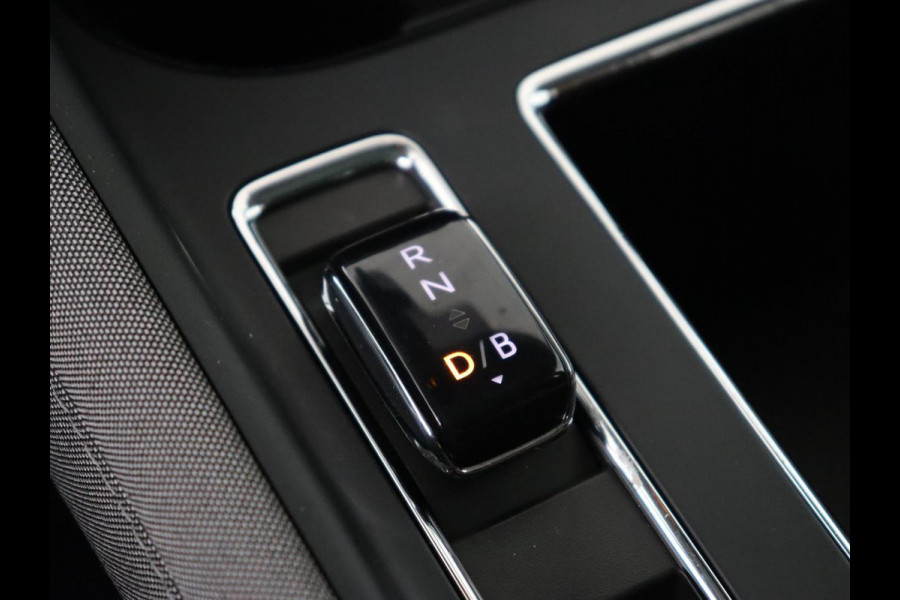 Škoda ENYAQ iV 60 | Panoramadak | Stoel & achterbankverwarming | Carplay | Sportstuur | Keyless | Full LED | Navigatie | Cruise control | 21'' lichtmetalen velgen