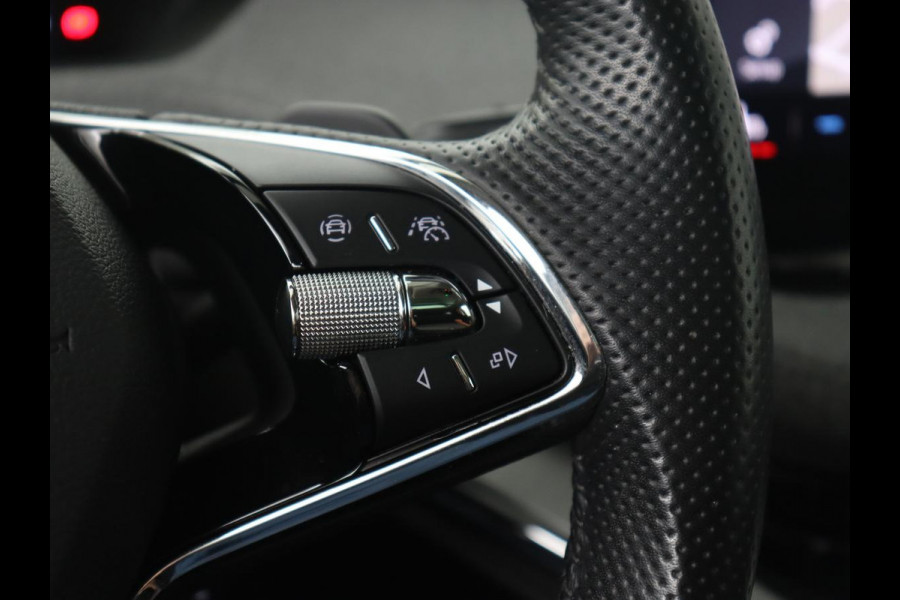 Škoda ENYAQ iV 60 | Panoramadak | Stoel & achterbankverwarming | Carplay | Sportstuur | Keyless | Full LED | Navigatie | Cruise control | 21'' lichtmetalen velgen