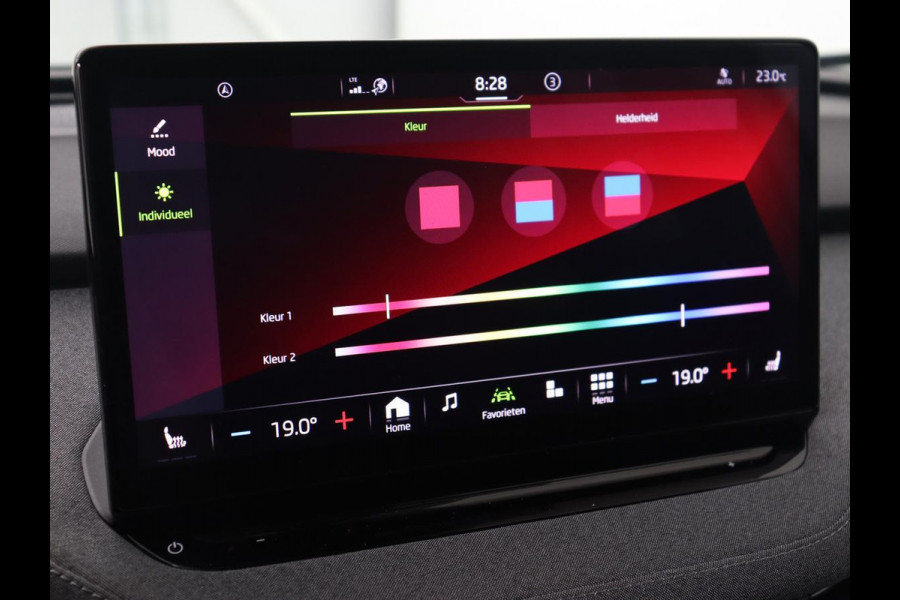 Škoda ENYAQ iV 60 | Panoramadak | Stoel & achterbankverwarming | Carplay | Sportstuur | Keyless | Full LED | Navigatie | Cruise control | 21'' lichtmetalen velgen