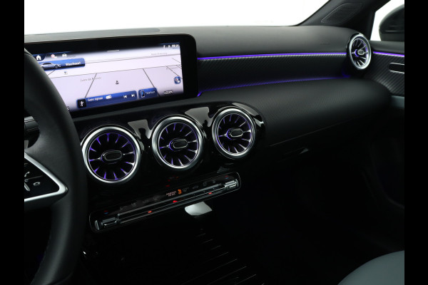 Mercedes-Benz A-Klasse 250 e Star Edition Limited | Dodehoekassistent | KEYLESS GO-comfortpakket | Draadloos oplaadsysteem voor Smartphone | Extra USB-poorten | Parkeerpakket met achteruitrijcamera | Sfeerverlichting |