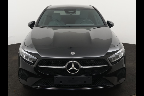 Mercedes-Benz A-Klasse 250 e Star Edition Limited | Dodehoekassistent | KEYLESS GO-comfortpakket | Draadloos oplaadsysteem voor Smartphone | Extra USB-poorten | Parkeerpakket met achteruitrijcamera | Sfeerverlichting |