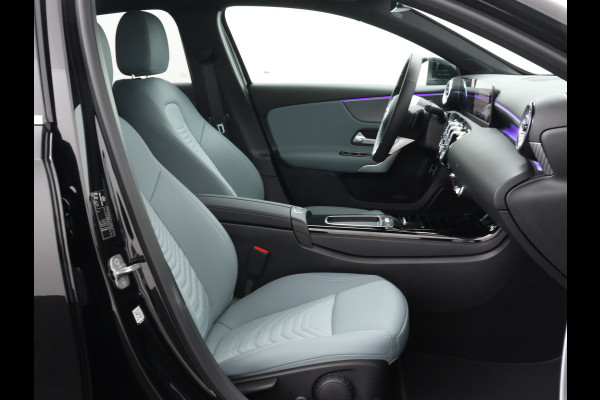Mercedes-Benz A-Klasse 250 e Star Edition Limited | Dodehoekassistent | KEYLESS GO-comfortpakket | Draadloos oplaadsysteem voor Smartphone | Extra USB-poorten | Parkeerpakket met achteruitrijcamera | Sfeerverlichting |