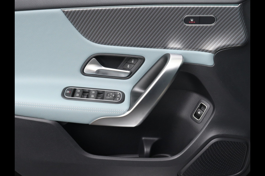 Mercedes-Benz A-Klasse 250 e Star Edition Limited | Dodehoekassistent | KEYLESS GO-comfortpakket | Draadloos oplaadsysteem voor Smartphone | Extra USB-poorten | Parkeerpakket met achteruitrijcamera | Sfeerverlichting |