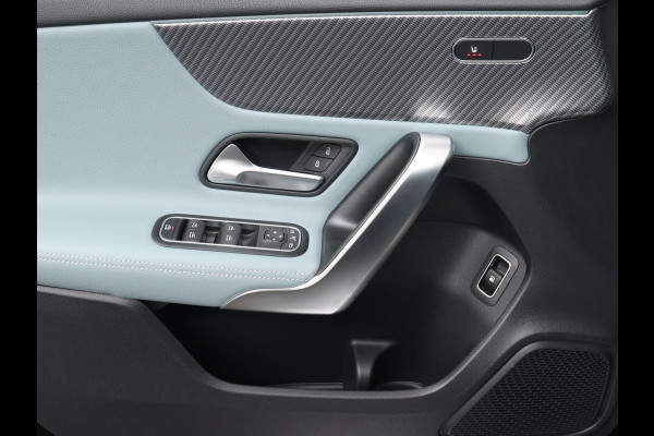 Mercedes-Benz A-Klasse 250 e Star Edition Limited | Dodehoekassistent | KEYLESS GO-comfortpakket | Draadloos oplaadsysteem voor Smartphone | Extra USB-poorten | Parkeerpakket met achteruitrijcamera | Sfeerverlichting |