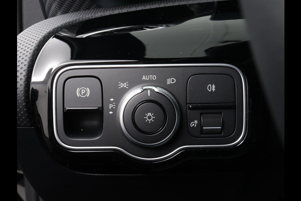Mercedes-Benz A-Klasse 250 e Star Edition Limited | Dodehoekassistent | KEYLESS GO-comfortpakket | Draadloos oplaadsysteem voor Smartphone | Extra USB-poorten | Parkeerpakket met achteruitrijcamera | Sfeerverlichting |