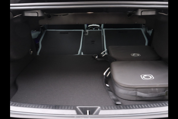 Mercedes-Benz A-Klasse 250 e Star Edition Limited | Dodehoekassistent | KEYLESS GO-comfortpakket | Draadloos oplaadsysteem voor Smartphone | Extra USB-poorten | Parkeerpakket met achteruitrijcamera | Sfeerverlichting |
