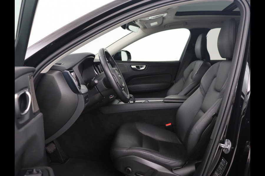 Volvo XC60 2.0 T6 Plug-in hybrid AWD Core Bright | Panoramadak | Leder | Stoel & stuurverwarming | Adaptive cruise | Harman/Kardon | Camera | Carplay | Achterbankverwarming | PHEV