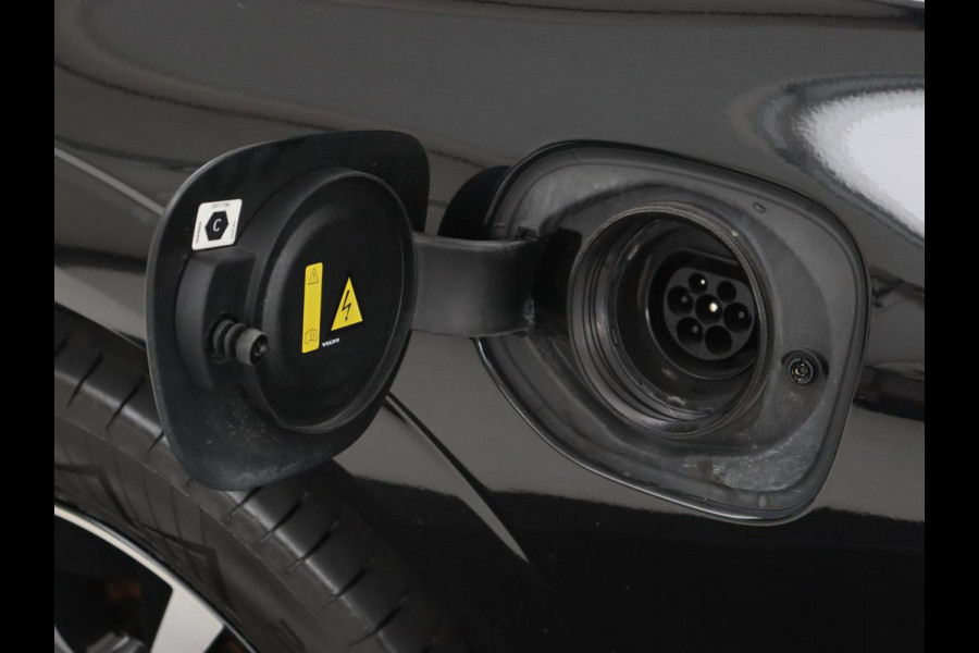 Volvo XC60 2.0 T6 Plug-in hybrid AWD Core Bright | Panoramadak | Leder | Stoel & stuurverwarming | Adaptive cruise | Harman/Kardon | Camera | Carplay | Achterbankverwarming | PHEV