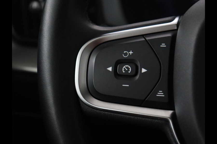 Volvo XC60 2.0 T6 Plug-in hybrid AWD Core Bright | Panoramadak | Leder | Stoel & stuurverwarming | Adaptive cruise | Harman/Kardon | Camera | Carplay | Achterbankverwarming | PHEV