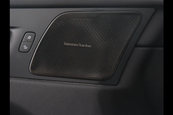 Volvo XC60 2.0 T6 Plug-in hybrid AWD Core Bright | Panoramadak | Leder | Stoel & stuurverwarming | Adaptive cruise | Harman/Kardon | Camera | Carplay | Achterbankverwarming | PHEV