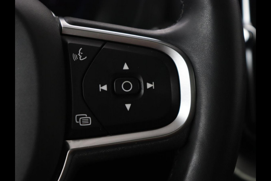 Volvo XC60 2.0 T6 Plug-in hybrid AWD Core Bright | Panoramadak | Leder | Stoel & stuurverwarming | Adaptive cruise | Harman/Kardon | Camera | Carplay | Achterbankverwarming | PHEV