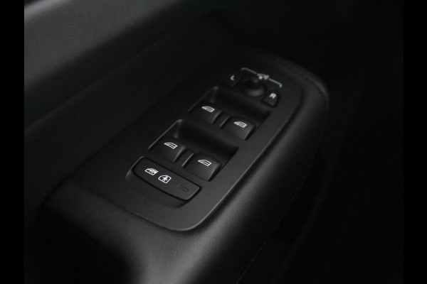 Volvo XC60 2.0 T6 Plug-in hybrid AWD Core Bright | Panoramadak | Leder | Stoel & stuurverwarming | Adaptive cruise | Harman/Kardon | Camera | Carplay | Achterbankverwarming | PHEV