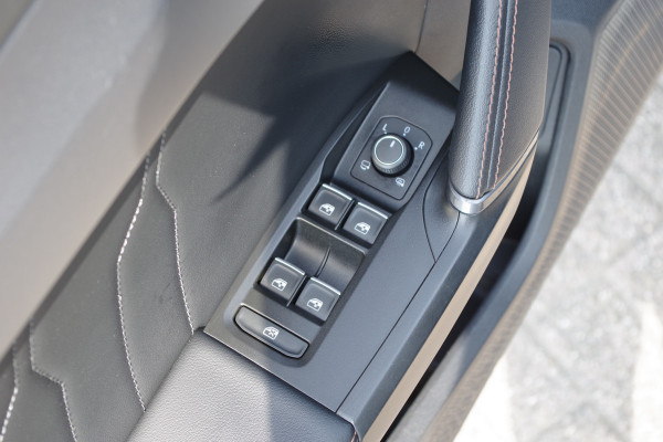 CUPRA Formentor 1.4 e-Hybrid 204 PK Adrenaline, Trekhaak, Adap. Cruise Control, Sfeerverlichting, LED