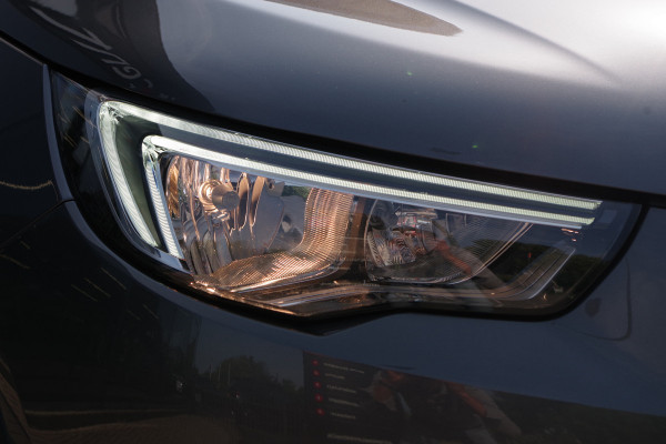 Opel Grandland X 1.2 Turbo 131 PK Business Executive, Panoramadak, Cruise Control, Winterpakket