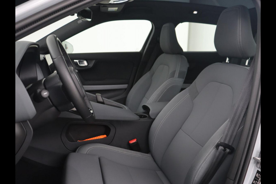 Polestar 2 Long Range Dual Motor Launch Edition 78kWh | Panoramadak | Trekhaak | Stoel & stuurverwarming | 360 camera | Adaptive cruise | Harman/Kardon | Carplay