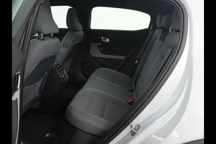 Polestar 2 Long Range Dual Motor Launch Edition 78kWh | Panoramadak | Trekhaak | Stoel & stuurverwarming | 360 camera | Adaptive cruise | Harman/Kardon | Carplay
