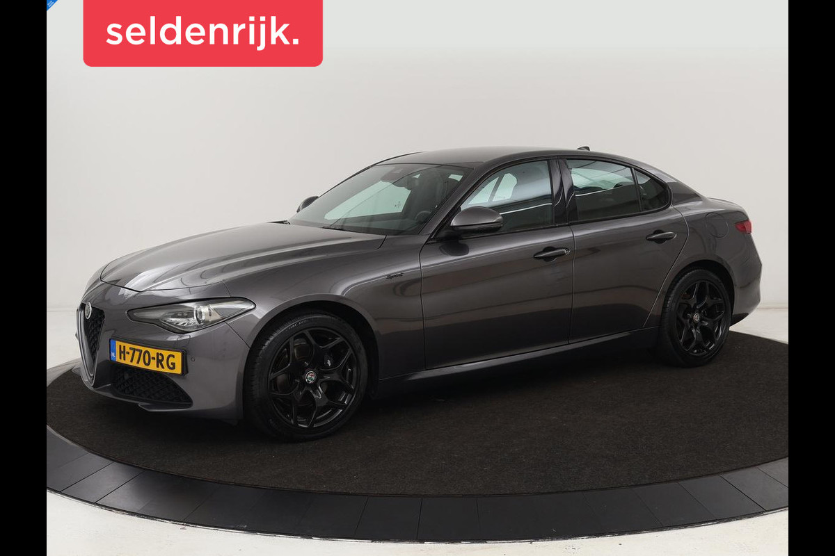 Alfa Romeo Giulia 2.0T Sprint | Leder | Adaptive cruise | Stoel & stuurverwarming | Trekhaak | Carplay | Camera | Memory | Xenon | Navigatie | Parkeerhulp | Bluetooth