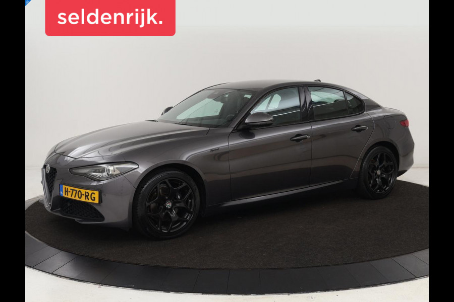 Alfa Romeo Giulia 2.0T Sprint | Leder | Adaptive cruise | Stoel & stuurverwarming | Trekhaak | Carplay | Camera | Memory | Xenon | Navigatie | Parkeerhulp | Bluetooth