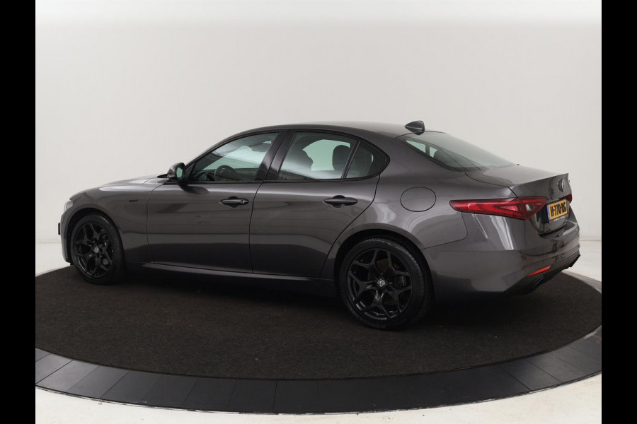 Alfa Romeo Giulia 2.0T Sprint | Leder | Adaptive cruise | Stoel & stuurverwarming | Trekhaak | Carplay | Camera | Memory | Xenon | Navigatie | Parkeerhulp | Bluetooth