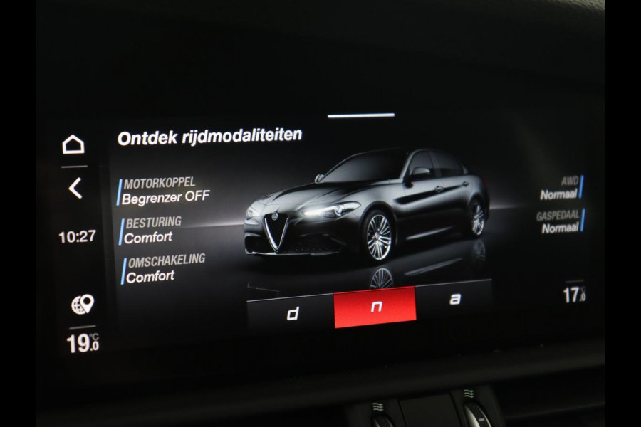 Alfa Romeo Giulia 2.0T Sprint | Leder | Adaptive cruise | Stoel & stuurverwarming | Trekhaak | Carplay | Camera | Memory | Xenon | Navigatie | Parkeerhulp | Bluetooth