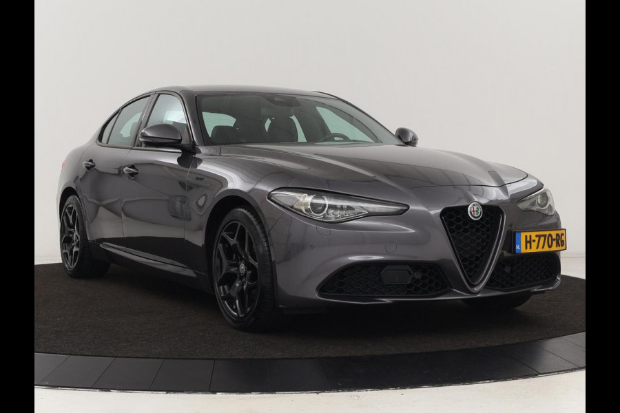 Alfa Romeo Giulia 2.0T Sprint | Leder | Adaptive cruise | Stoel & stuurverwarming | Trekhaak | Carplay | Camera | Memory | Xenon | Navigatie | Parkeerhulp | Bluetooth