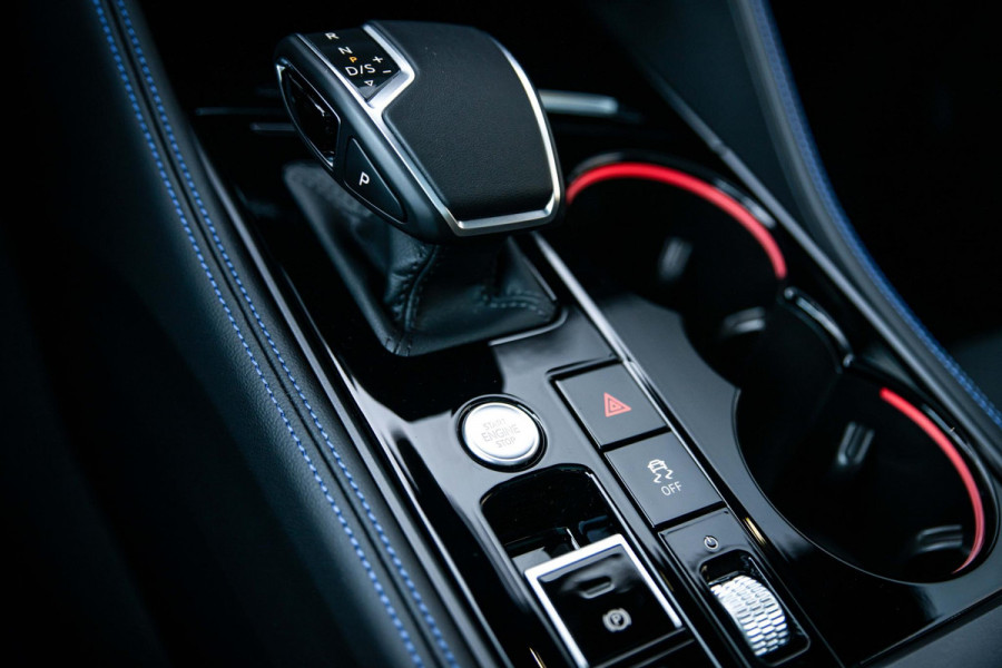Volkswagen Touareg 3.0 TSI eHybrid R 4M Puglia DynAudio Massage Pano