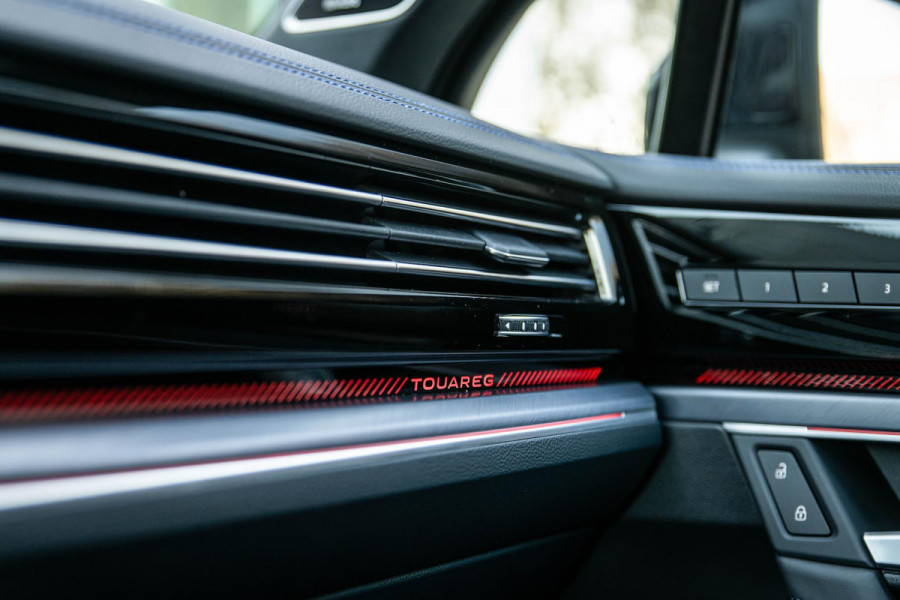 Volkswagen Touareg 3.0 TSI eHybrid R 4M Puglia DynAudio Massage Pano