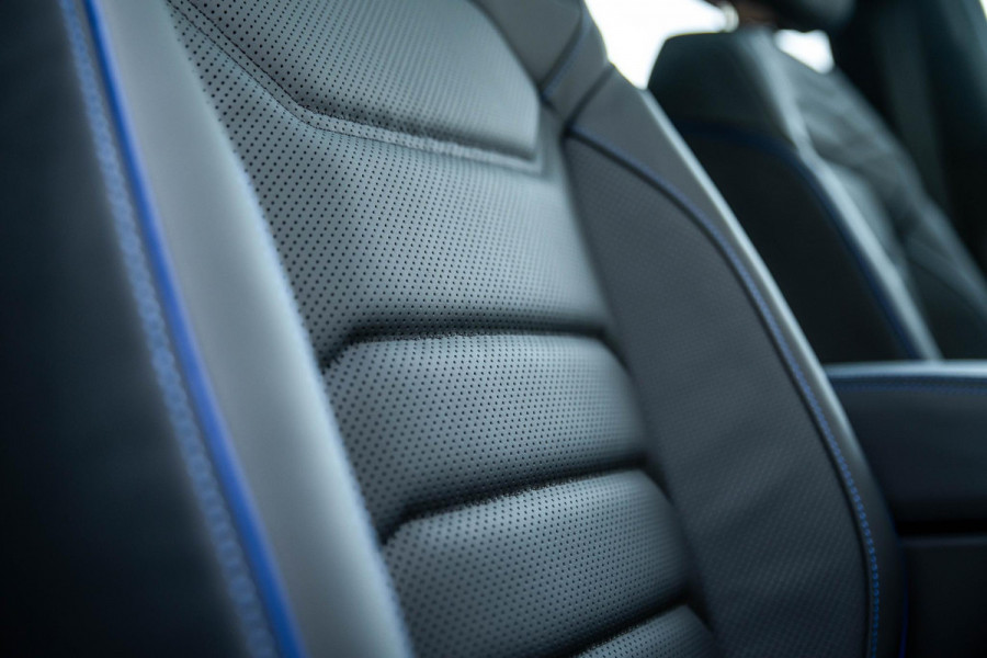 Volkswagen Touareg 3.0 TSI eHybrid R 4M Puglia DynAudio Massage Pano