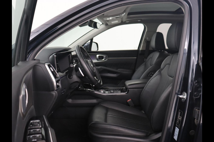 Kia Sorento 1.6 T-GDI Plug-in Hybrid 4WD DynamicPlusLine 7-persoons | Panoramadak | Trekhaak | 360 Camera | Adaptive cruise | BOSE Surround | Stoelverwarming | Carplay | Achterbankverwarming | PHEV
