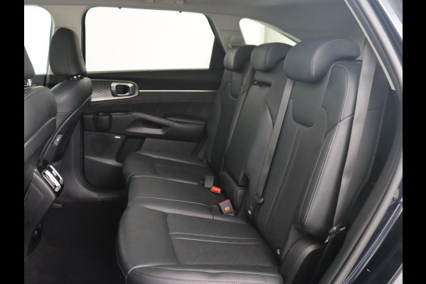 Kia Sorento 1.6 T-GDI Plug-in Hybrid 4WD DynamicPlusLine 7-persoons | Panoramadak | Trekhaak | 360 Camera | Adaptive cruise | BOSE Surround | Stoelverwarming | Carplay | Achterbankverwarming | PHEV