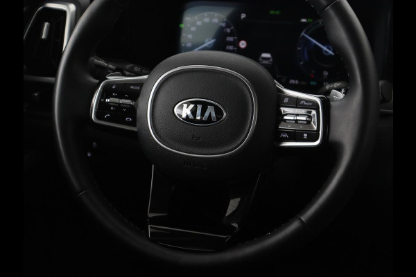 Kia Sorento 1.6 T-GDI Plug-in Hybrid 4WD DynamicPlusLine 7-persoons | Panoramadak | Trekhaak | 360 Camera | Adaptive cruise | BOSE Surround | Stoelverwarming | Carplay | Achterbankverwarming | PHEV