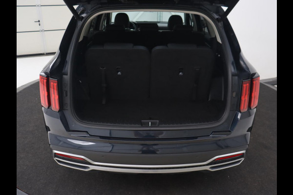 Kia Sorento 1.6 T-GDI Plug-in Hybrid 4WD DynamicPlusLine 7-persoons | Panoramadak | Trekhaak | 360 Camera | Adaptive cruise | BOSE Surround | Stoelverwarming | Carplay | Achterbankverwarming | PHEV