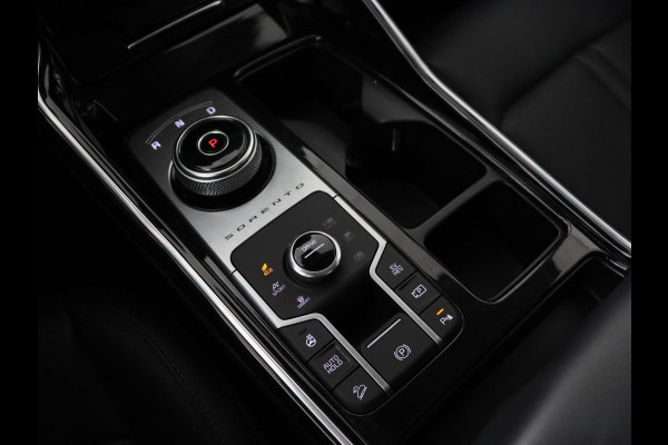 Kia Sorento 1.6 T-GDI Plug-in Hybrid 4WD DynamicPlusLine 7-persoons | Panoramadak | Trekhaak | 360 Camera | Adaptive cruise | BOSE Surround | Stoelverwarming | Carplay | Achterbankverwarming | PHEV