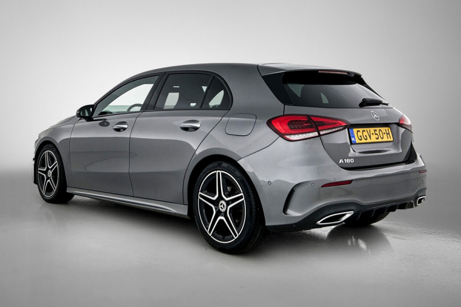 Mercedes-Benz A-Klasse 180 AMG | SFEERVERL | AchteruitCAM | StoelverW | Goed onderH | Groot scherm |